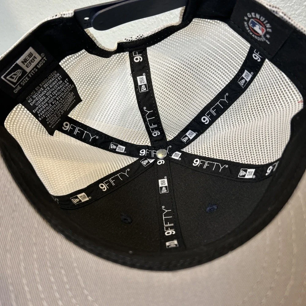 New Era Cleveland Guardians Snapback 9FIFTY Low Profile Mesh Trucker Hat Navy